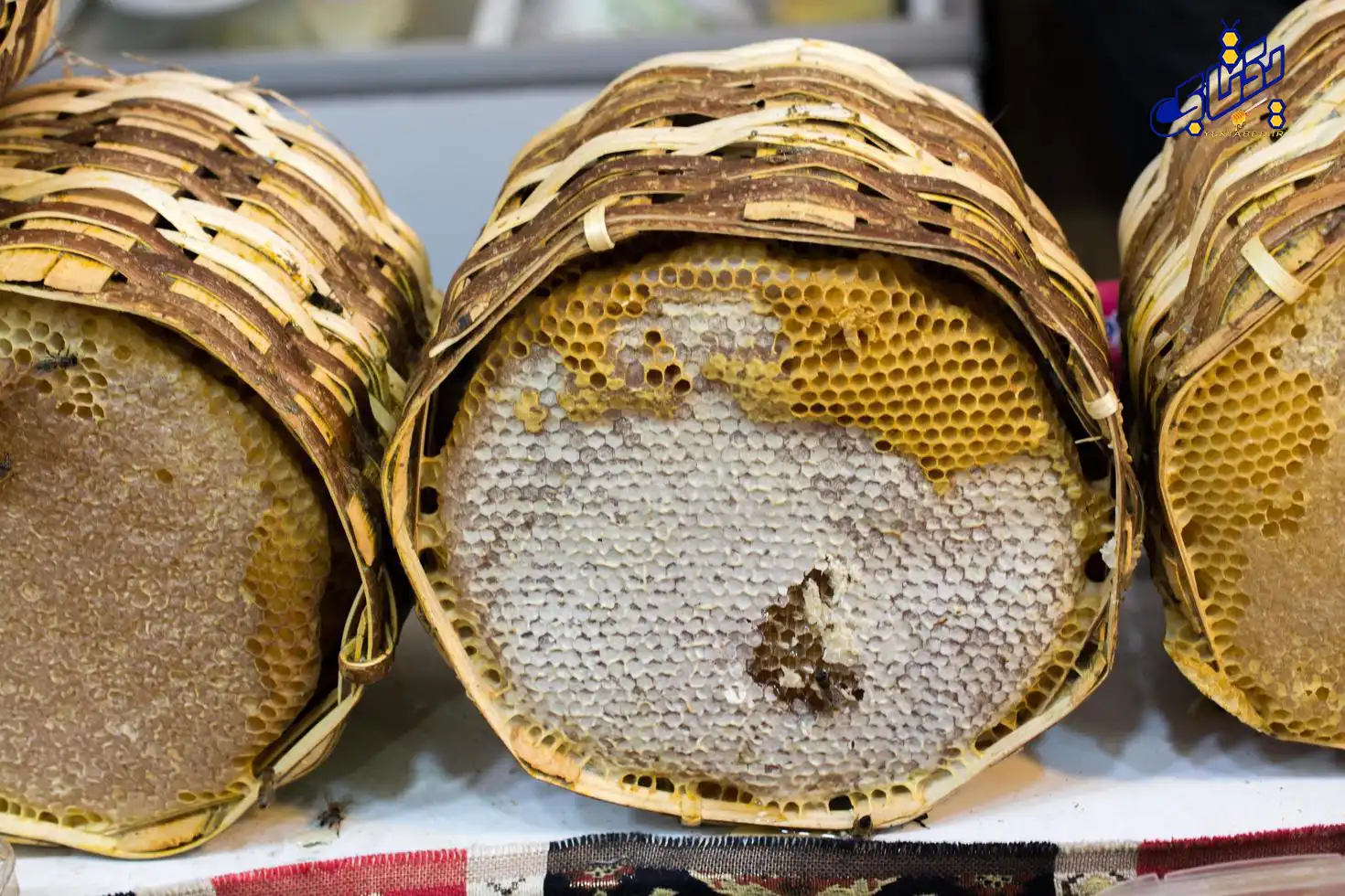 عسل خودبافت سبدی چیست؟ +قیمت 8 honey combs yektabee 2 عسل خودبافت سبدی چیست؟ +قیمت